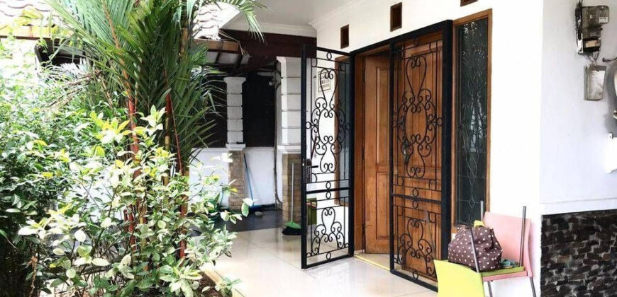 Rumah fully-furnished siap huni terawat di Pamulang Tangerang